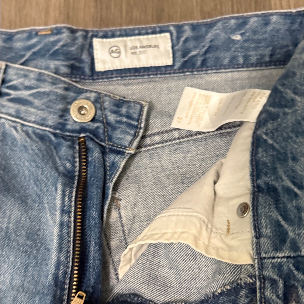 Relaxed Wide-Leg Women’s Jeans in Light Blue Denim - Picture 2 of 8